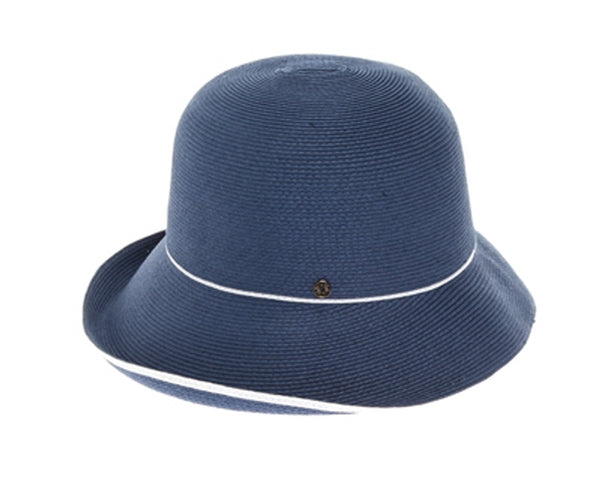 A488-FINE MICROBRAID STRAW CLOCHE