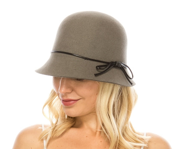 A075-WOOL FELT CLOCHE W/ LEATHER TIE