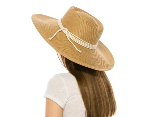 A391-WIDE BRIM STRAW GAMBLER W/ ROPE BAND