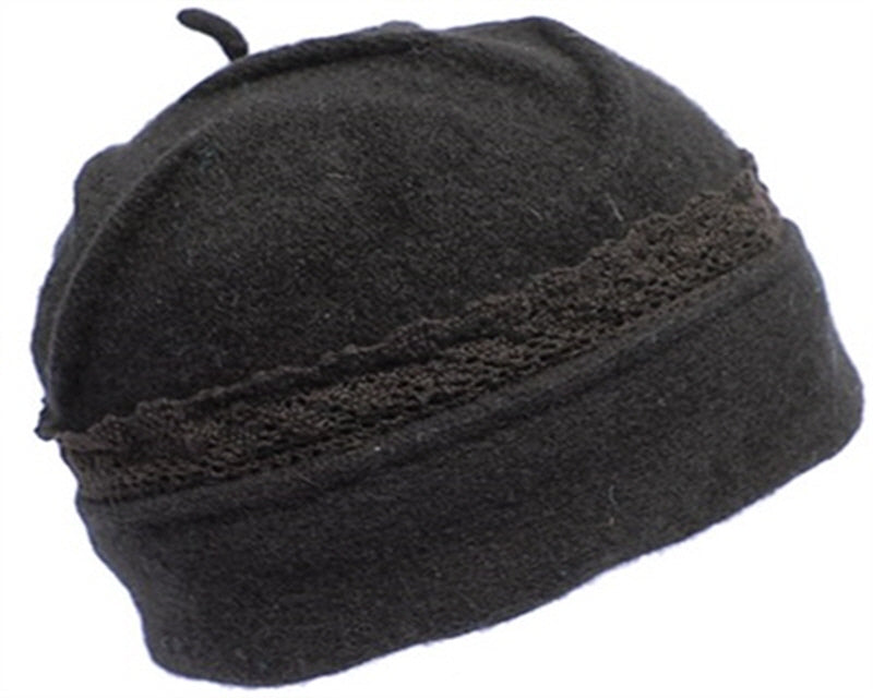 A200-LAMBSWOOL BEANIE WITH LACE EDGE