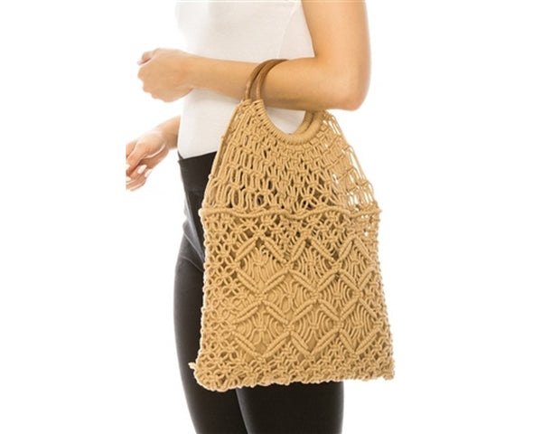 A880-COTTON MACRAME BAG W/ WOOD HANDLES
