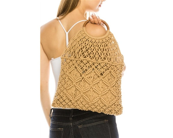 A880-COTTON MACRAME BAG W/ WOOD HANDLES