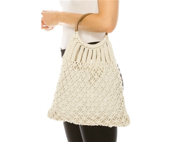 A881-COTTON MACRAME BAG W/ WOOD HANDLES
